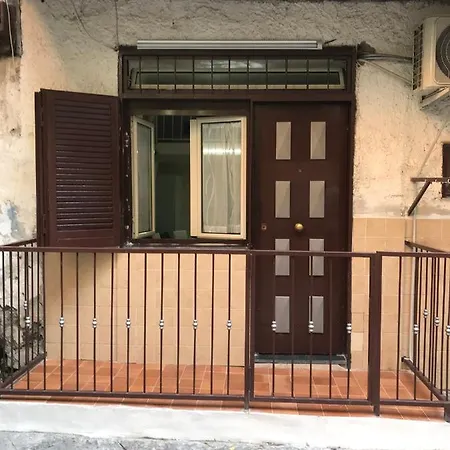 Il Basso Di Luan Guest house Naples